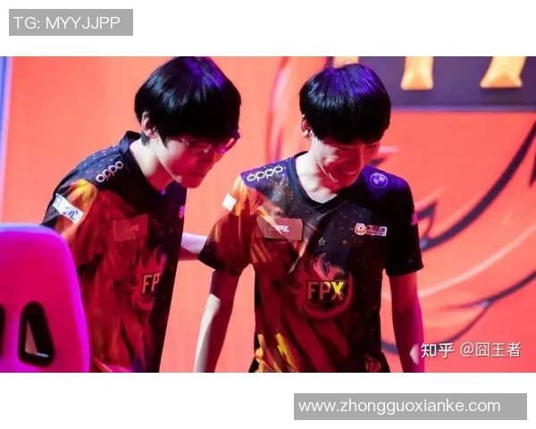 世界大师赛中FPX团队配合表现分析与战术解读实时数据